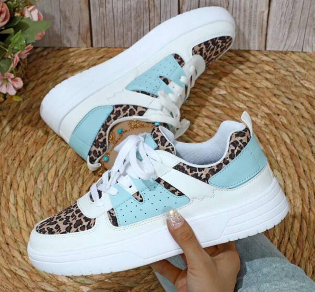 #Color_Leo-Turquoise