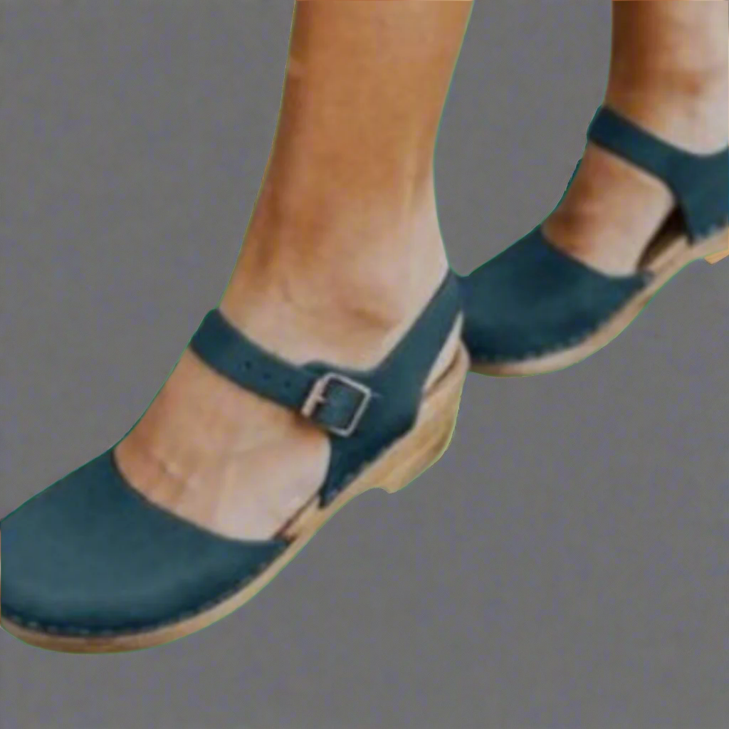 Nerissa | Closed-Toe Platform Sandals