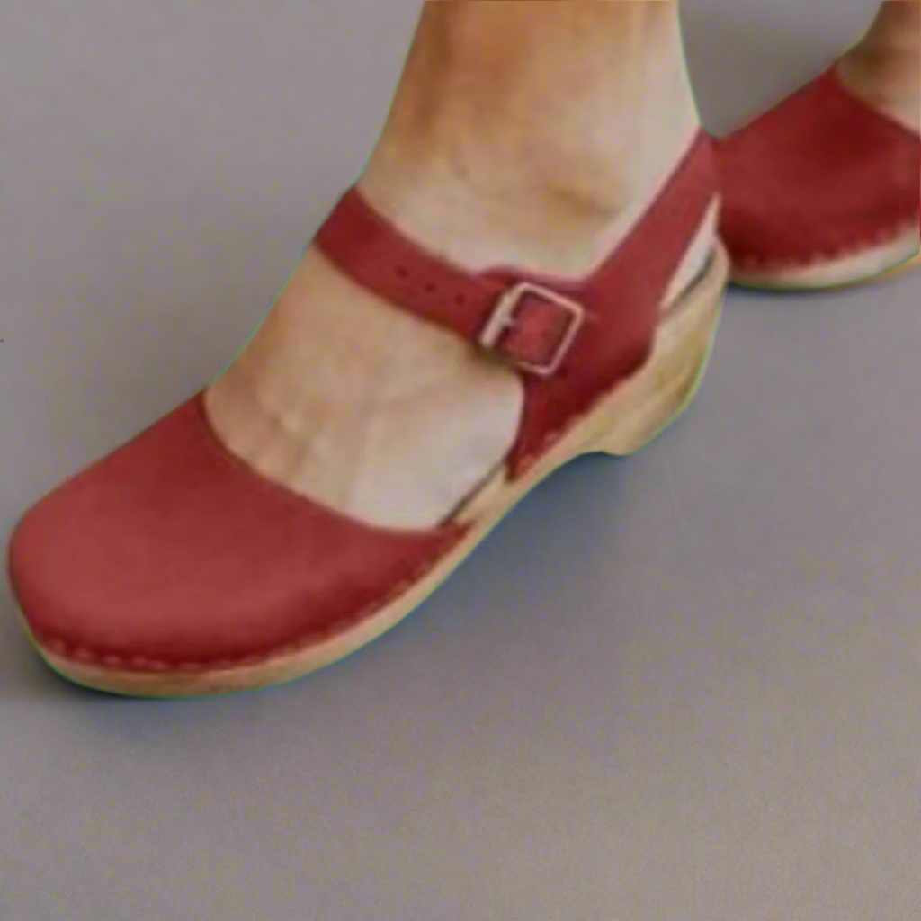 Nerissa | Closed-Toe Platform Sandals